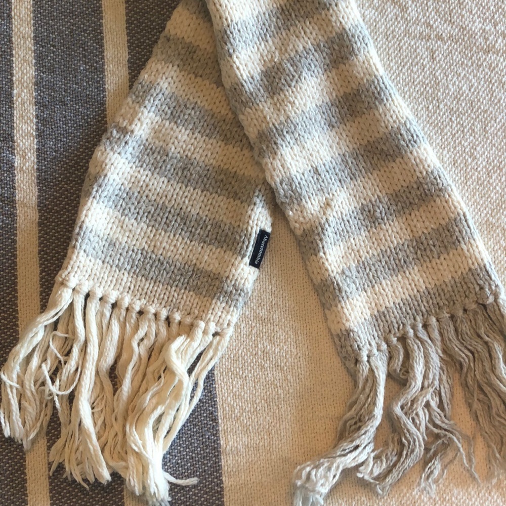BOGO! 2 for $25. Abercrombie striped scarf 🧣
